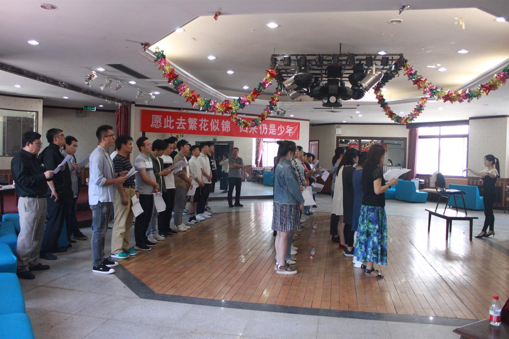 學(xué)院榮獲慶?！鞍倌昙t船頌 七秩遠航歌”大型主題合唱比賽一等獎